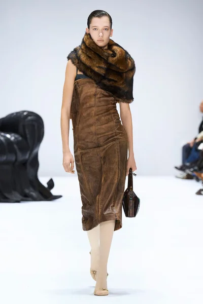 Look 29
